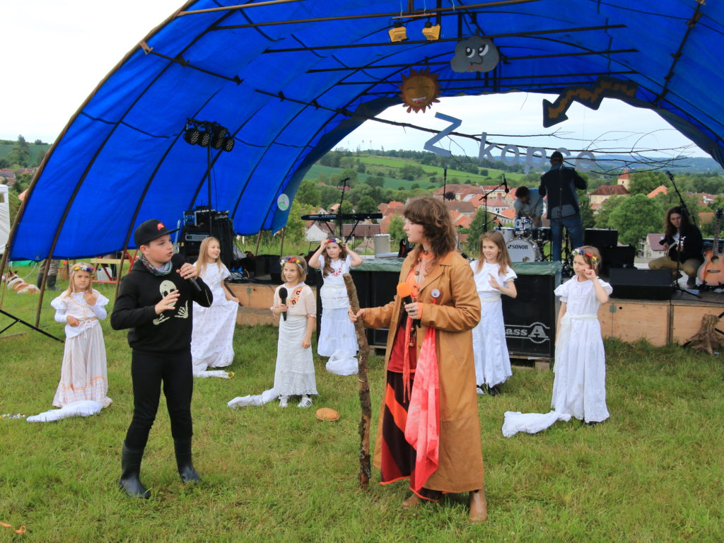 Divadelní hra dětského souboru Z káry